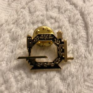 Clotilde sewing machine pin